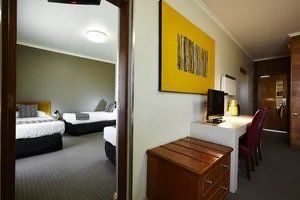 Sovereign Park Motor Inn - Holiday Cairns 2