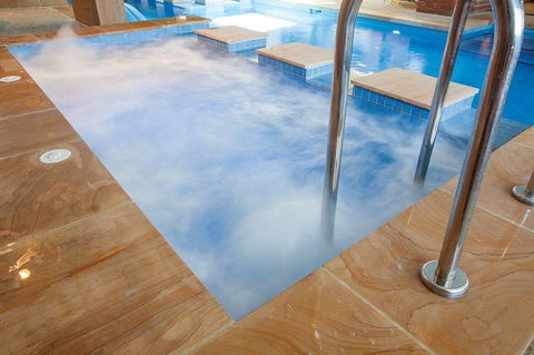 Sovereign Park Motor Inn - Holiday Cairns 9