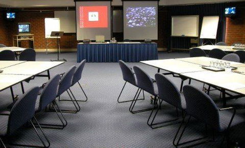 Sovereign Park Motor Inn - Holiday Cairns 10