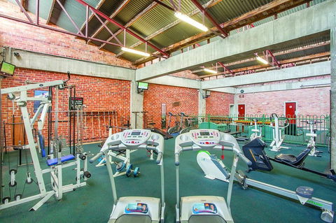 Sovereign Park Motor Inn - Holiday Cairns 14