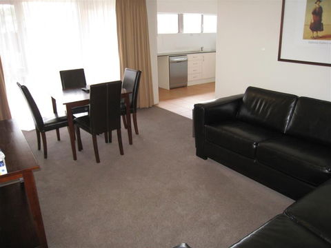 Forrest Hotel & Apartments - Holiday Cairns 3