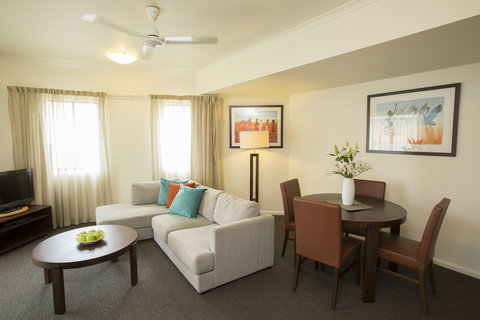 Metro Advance Apartments & Hotel - Holiday Cairns 10