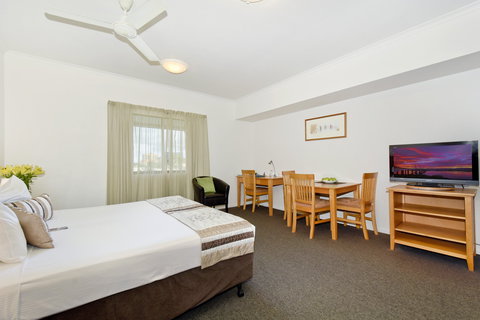 Metro Advance Apartments & Hotel - Holiday Cairns 12