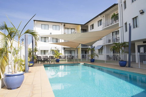 Metro Advance Apartments & Hotel - Holiday Cairns 13