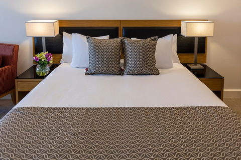 Oaks Elan Darwin - Holiday Cairns 2