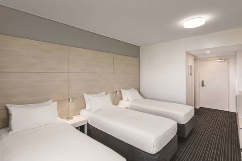 Vibe Hotel Darwin Waterfront - Holiday Cairns 7