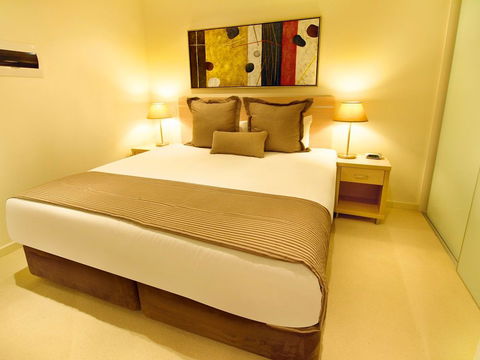 IStay Precinct - Holiday Cairns 1