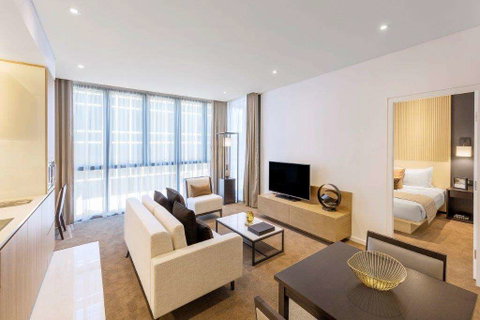 SKYE Suites Sydney - Holiday Cairns 2