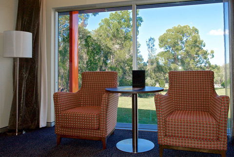 Alexandra Hills Hotel - Holiday Cairns 2