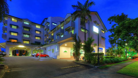 Cairns Sheridan Hotel - Holiday Cairns 0