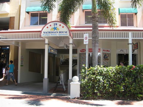 Macrossan House Boutique Holidays Apts - Holiday Cairns 1