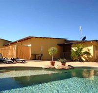 Red Bridge Motor Inn - Holiday Cairns