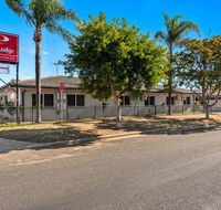 Econo lodge Moree Spa Motor Inn - Holiday Cairns