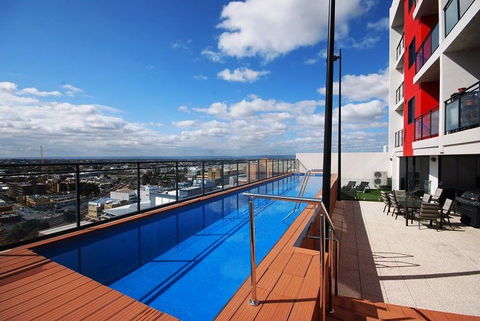 Astra Apartments Perth - Holiday Cairns 5