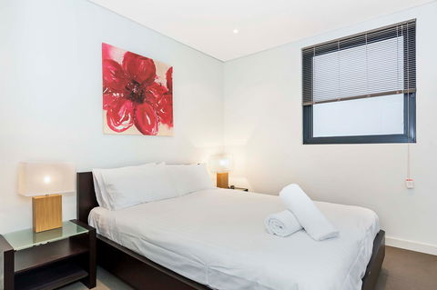 Astra Apartments Perth - Holiday Cairns 11