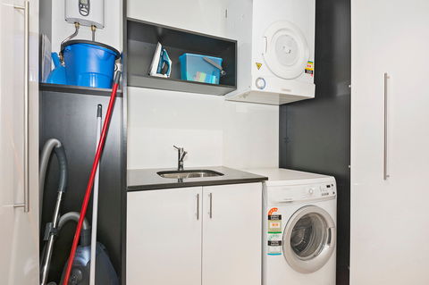 Astra Apartments Perth - Holiday Cairns 15