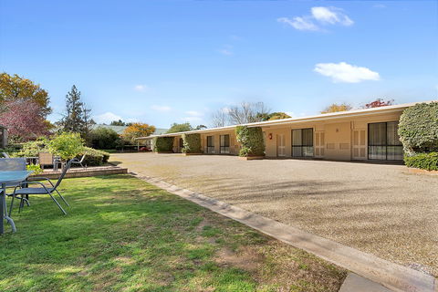 Beechworth Motor Inn - Holiday Cairns 0