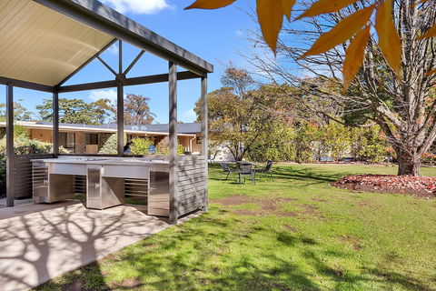 Beechworth Motor Inn - Holiday Cairns 4