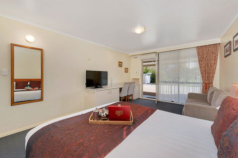 Beechworth Motor Inn - Holiday Cairns 8