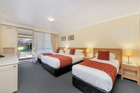 Beechworth Motor Inn - Holiday Cairns 9