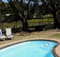 Golden Heritage Motor Inn  Cottages - Holiday Cairns