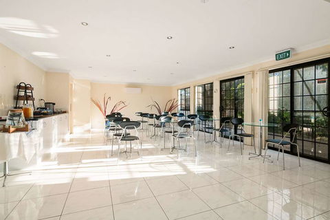 Econo Lodge Waterford - Holiday Cairns 14