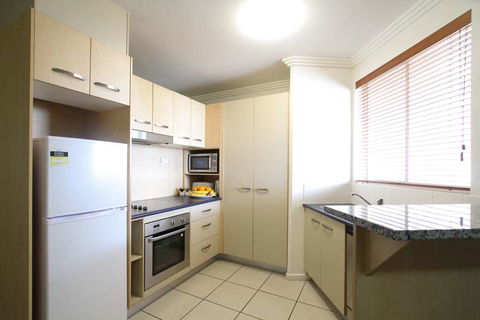 Caloundra Central Apartment Hotel - Holiday Cairns 17