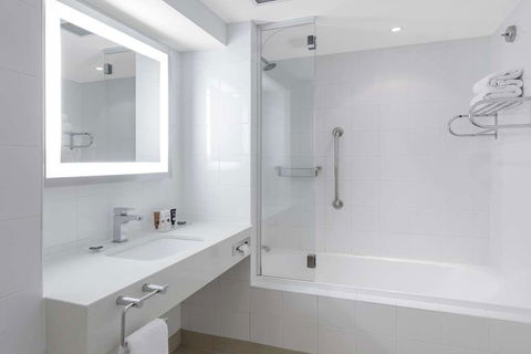 Amora Hotel Brisbane - Holiday Cairns 2