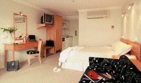 Astor Metropole & Apartment - Holiday Cairns 0