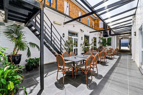 CH Boutique Hotel - Holiday Cairns 2