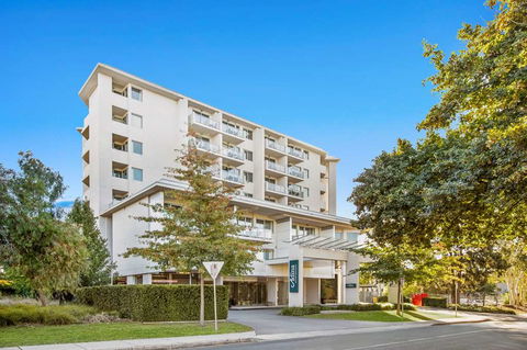 Adina Serviced Apts Canberra Dickson - Holiday Cairns 1