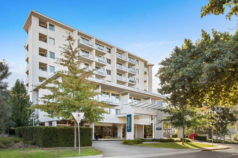 Adina Serviced Apts Canberra Dickson - Holiday Cairns 2
