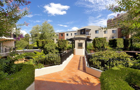 Astra Apartments The Griffin - Holiday Cairns 1