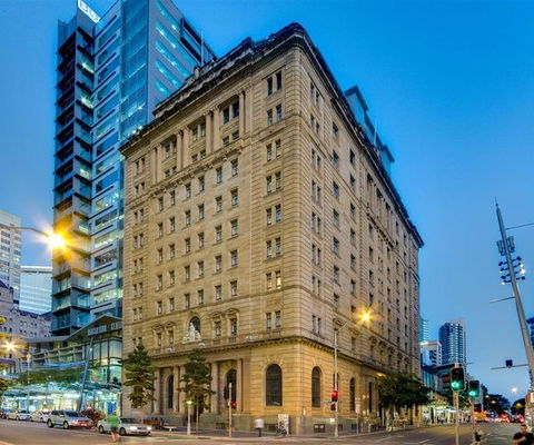 MacArthur Chambers - Holiday Cairns 0