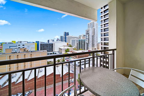 All Suites Perth - Holiday Cairns 2