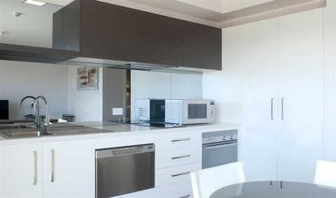 Abode Tuggeranong - Holiday Cairns 1