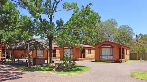 Adelaide Caravan Park - Holiday Cairns 0