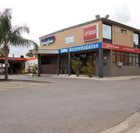 Nightcap at Playford Tavern - Holiday Cairns