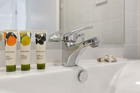 Astra Apartments Parramatta - Holiday Cairns 1