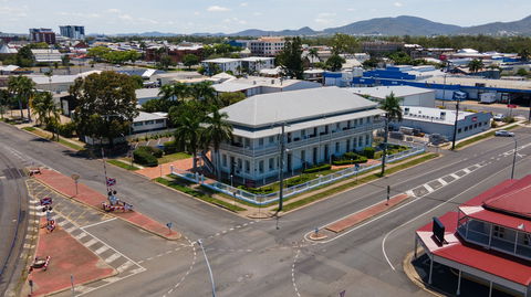 Denison Boutique Hotel - Holiday Cairns 1