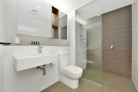 Astra Apartments MacQuarie Park - Holiday Cairns 1