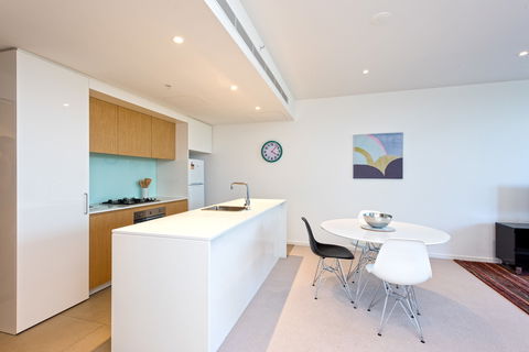Astra Apartments MacQuarie Park - Holiday Cairns 2