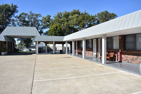 Best Western Parkside Motor Inn - Holiday Cairns 1
