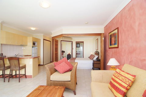 At Waters Edge Resort - Holiday Cairns 2