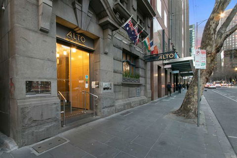 Alto Hotel On Bourke - Holiday Cairns 0