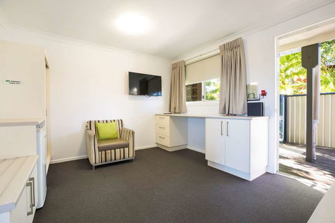 Nightcap at Golden Beach Tavern - Holiday Cairns 2