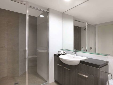 Adina Apartment Hotel Sydney Airport - Holiday Cairns 11
