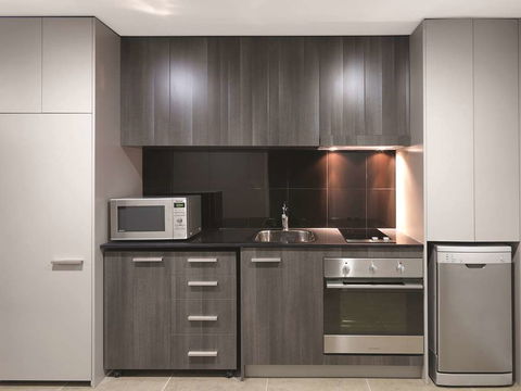 Adina Apartment Hotel Sydney Airport - Holiday Cairns 14