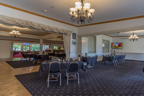 Black Gold Country Cabins and Motel - Holiday Cairns 7