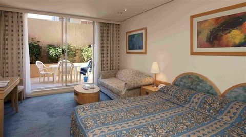 Coogee Sands Hotel & Apartments - Holiday Cairns 2